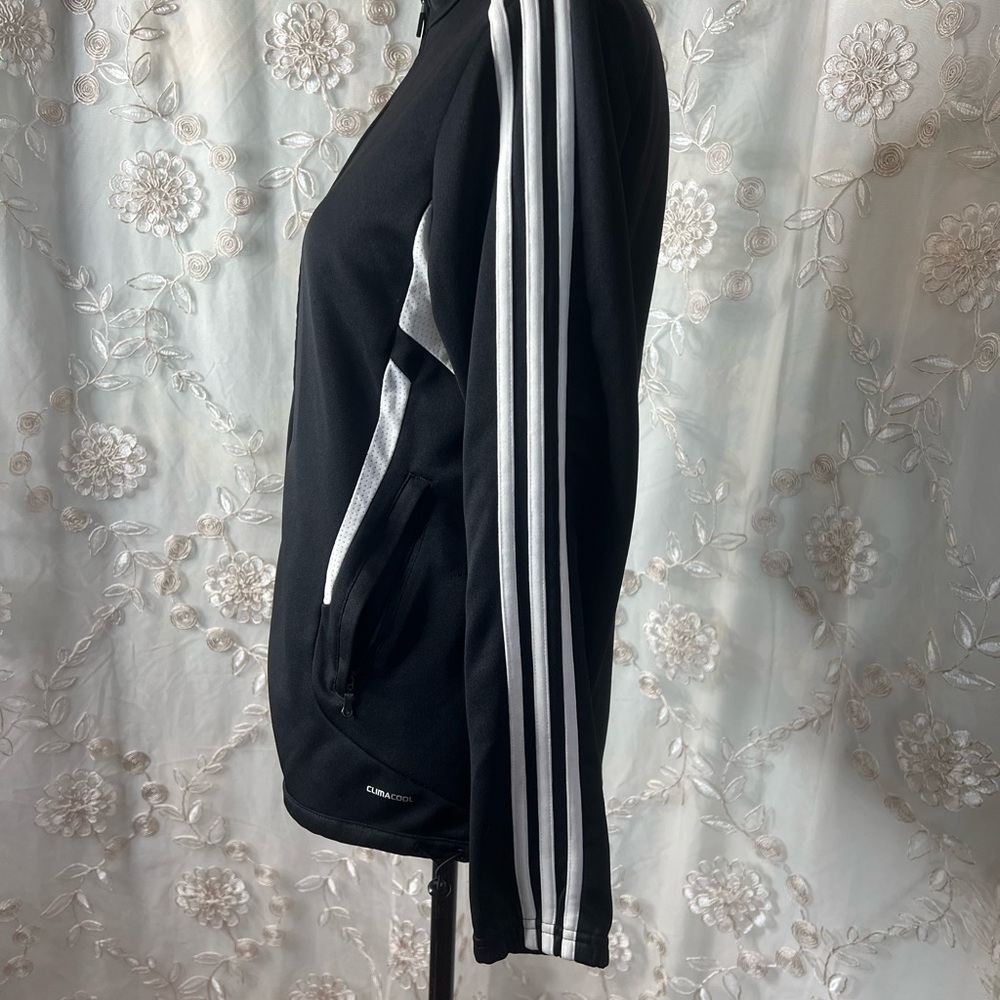 SZ S Nike black and white full zipper jacket. - Picture 9 of 10